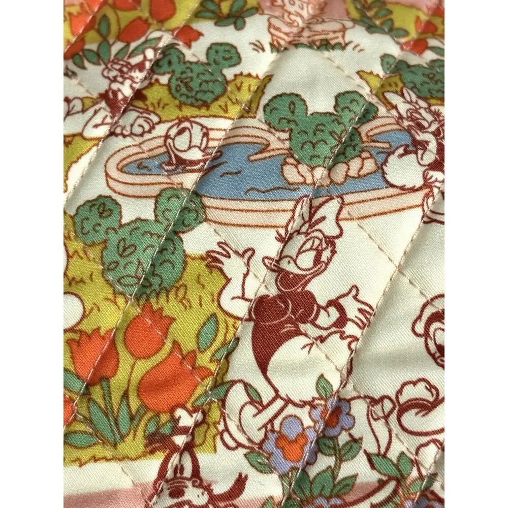 Vera Bradley Mickeys Promenade Original Zip Tote Minnie Mouse Daisy Duck Goofy